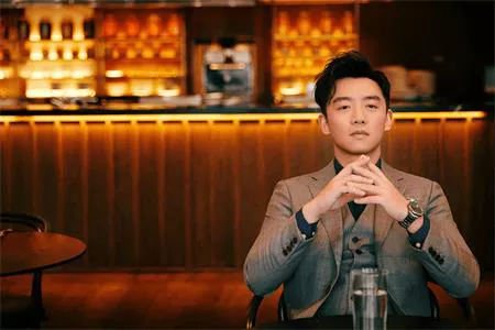 CẦN CHI BAO NHIÊU TIỀN CHO MỘT CHIẾC ĐỒNG HỒ NAM?