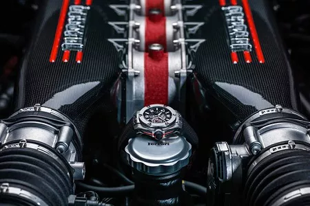 HUBLOT BIG BANG FERRARI – ĐỒNG HỒ VÀ XE HƠI- SỰ KẾT HỢP HOÀN HẢO TRONG THẾ GIỚI XA XỈ