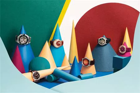 SẮC MÀU ĐỒNG HỒ CHO NĂM MỚI 2020