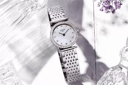 ĐỒNG HỒ NỮ KIM CƯƠNG LONGINES LUÔN ĐƯỢC PHÁI ĐẸP ƯU ÁI