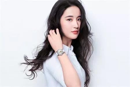 ĐỒNG HỒ TISSOT LADY HEART FLOWER POWERMATIC 80 - SỰ BIẾN HÓA CỦA MÀU SẮC