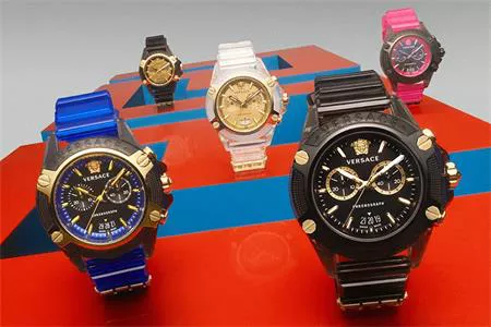 VERSACE RA MẮT BST ĐỒNG HỒ VERSACE ICON ACTIVE MỚI CHO MÙA THU-ĐÔNG 2021