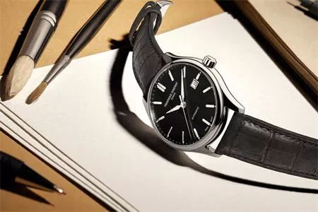 FREDERIQUE CONSTANT LÀM MỚI LẠI BST CLASSICS BIỂU TƯỢNG ĐẦU NĂM 2021