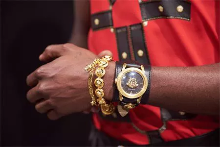 BST ĐỒNG HỒ VERSACE 2020: LÀM MỚI NHỮNG GIÁ TRỊ CŨ