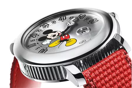 CHIẾC ĐỒNG HỒ CHUỘT MICKEY ĐẾN TỪ THƯƠNG HIỆU BVLGARI SANG TRỌNG