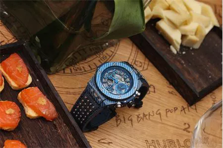 ĐỒNG HỒ CARBON LÀ GÌ? NÓ CÓ PHẢI CHỈ LÀ MỘT CHIÊU TRÒ MARKETING?