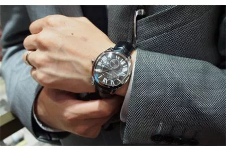 ĐỒNG HỒ CARTIER - DRIVE DE CARTIER - KHẲNG ĐỊNH VỊ THẾ QUÝ ÔNG