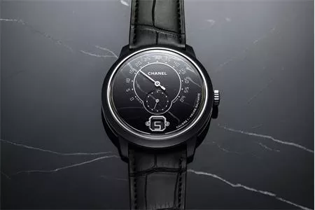 CHANEL RA MẮT CHIẾC ĐỒNG HỒ CẨM THẠCH MONSIEUR