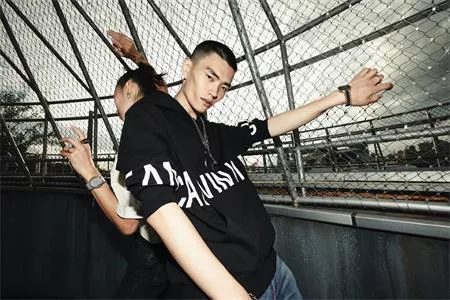 ĐƠN GIẢN VÀ TRẺ TRUNG VỚI ĐỒNG HỒ CALVIN KLEIN