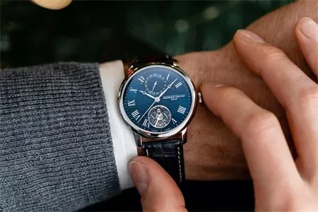 ĐỒNG HỒ NAM FREDERIQUE CONSTANT - QUÀ TẶNG GIÁNG SINH CAO CẤP DÀNH CHO PHÁI MẠNH