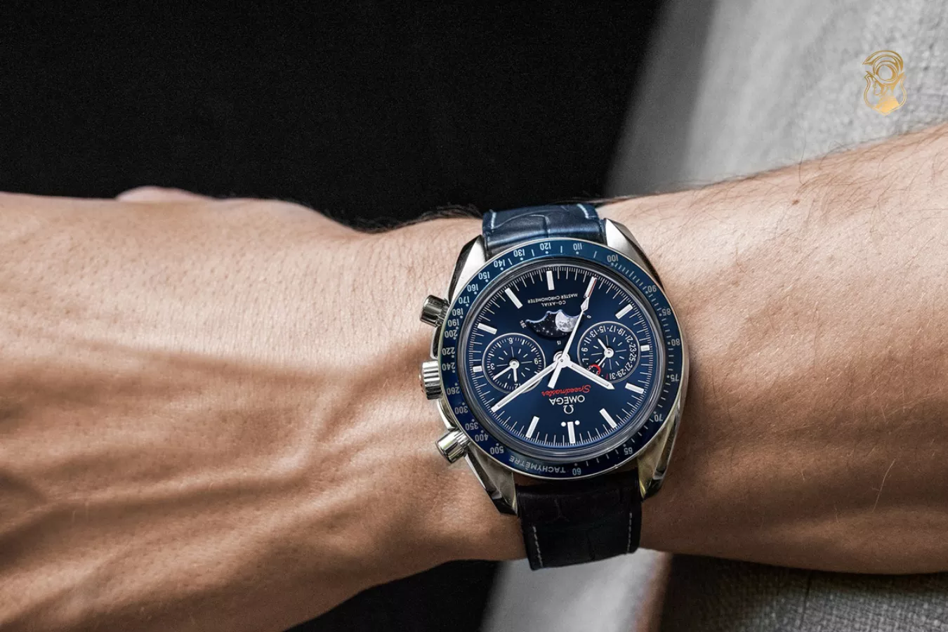 đồng hồ omega speedmaster moonphase
