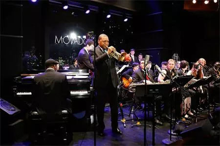 Ý NGHĨA HIỆN ĐẠI BÊN TRONG ĐỒNG HỒ MOVADO MUSEUM CLASSIC