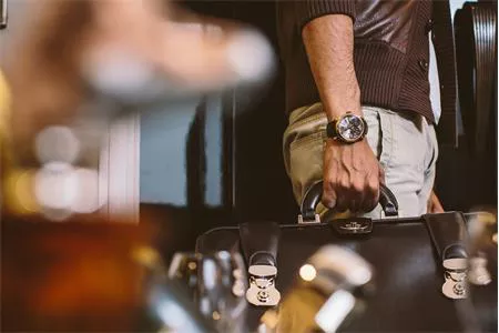 GỢI Ý 10 MẪU ĐỒNG HỒ NAM THU HÚT NĂM 2019