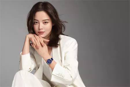 ĐỒNG HỒ MONTBLANC NỮ - NGÔI SAO SÁU CÁNH CỦA PHÁI ĐẸP HIỆN ĐẠI