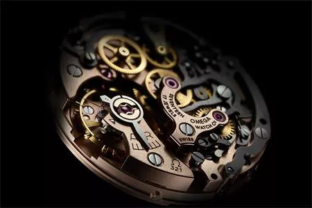 Omega hồi sinh bộ máy cơ chronograph Calibre 321 nổi tiếng