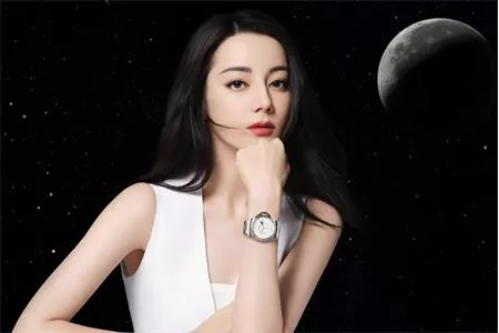 PANERAI MỞ RỘNG THIẾT KẾ NỮ TÍNH HIẾM HOI CỦA HÃNG VỚI CHIẾC MOON PHASE MỚI