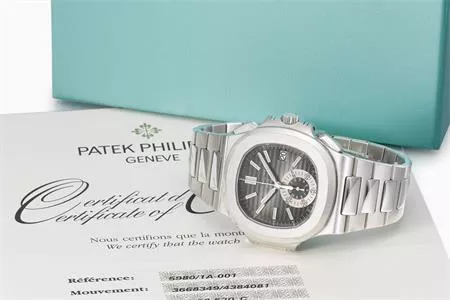 ĐỒNG HỒ PATEK PHILIPPE NAUTILUS ĐỐN TIM NGƯỜI HÂM MỘ ĐỒNG HỒ