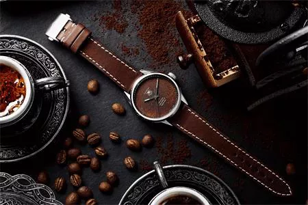 NỒNG NÀN HƯƠNG CAFE TROPICAL VỚI TAG HEUER CARRERA CALIBRE 5 MỚI