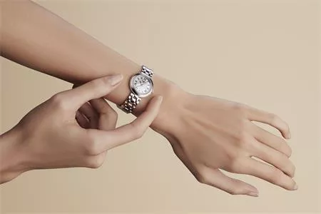 Đồng Hồ Tissot Nữ Chính Hãng Có Giá Bao Nhiêu?