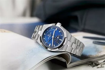 Vacheron Constantin Ra Mắt BST Đồng Hồ Overseas Với Moonphase Và Retrograde Date