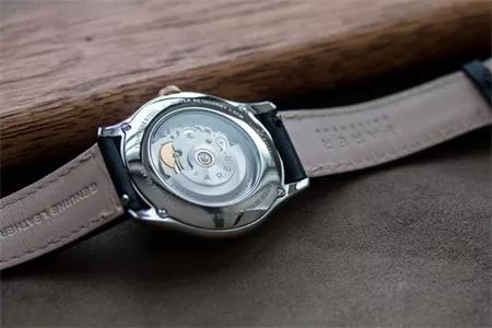 Bộ máy chuyển động ETA tự động So sánh giữa ETA 2824 và ETA 2892