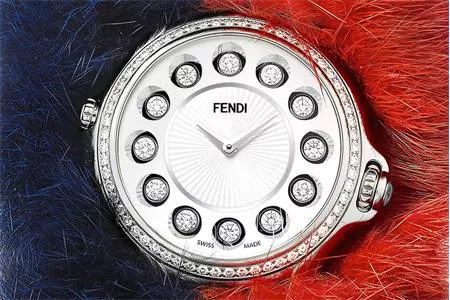 VŨ ĐIỆU SẮC MÀU CỦA CRAZY CARATS VÀ ISHINE ĐẾN TỪ FENDI