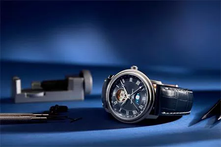 FREDERIQUE CONSTANT HÉ LỘ MẪU ĐỒNG HỒ HEART BEAT MOONPHASE DATE VỚI MẶT SỐ XANH LAM