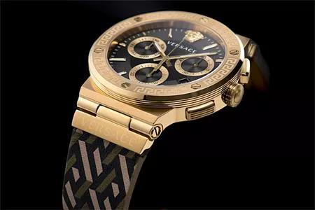 VERSACE GRECA LOGO - SỰ TIẾP CẬN TÁO BẠO ĐẾN SPORTY STYLE