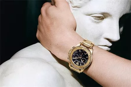 PHÁ CÁCH VỚI CÁC BẢN UPDATE MỚI CHO BST ĐỒNG HỒ VERSACE MÙA ĐÔNG 2022