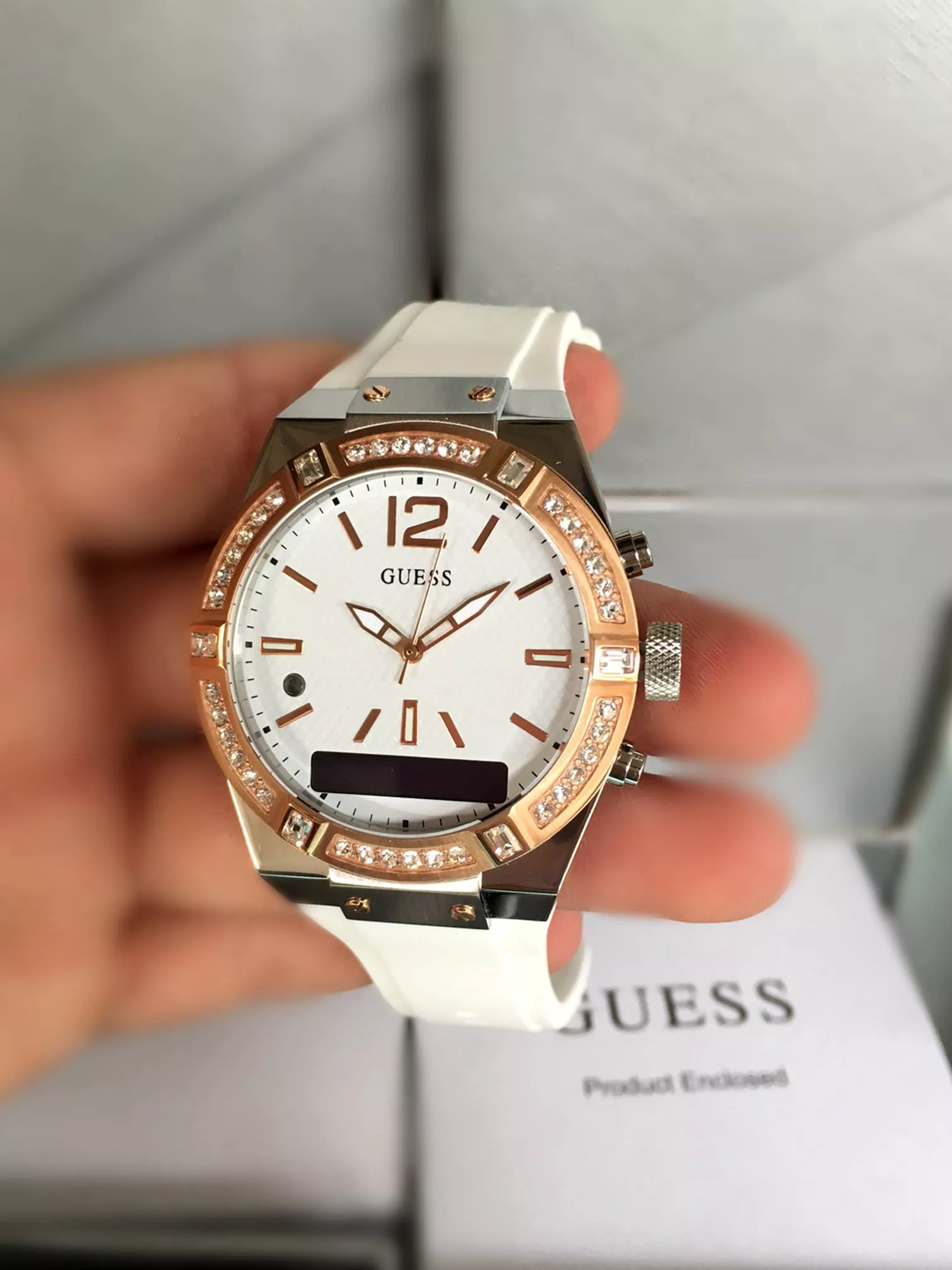GUESS CONNECT Chic Smartwatch 41mm
