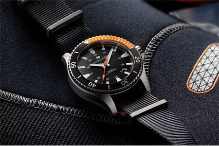 Hamilton Khaki Navy Scuba - Sắc cam ngày hè
