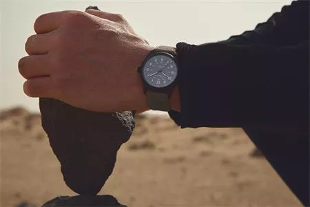 HAMILTON RA MẮT ĐỒNG HỒ TỰ ĐỘNG 38MM KHAKI FIELD TITANIUM