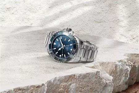 Longines Bổ Sung Tính Năng GMT Cho Bộ Sưu Tập HydroConquest