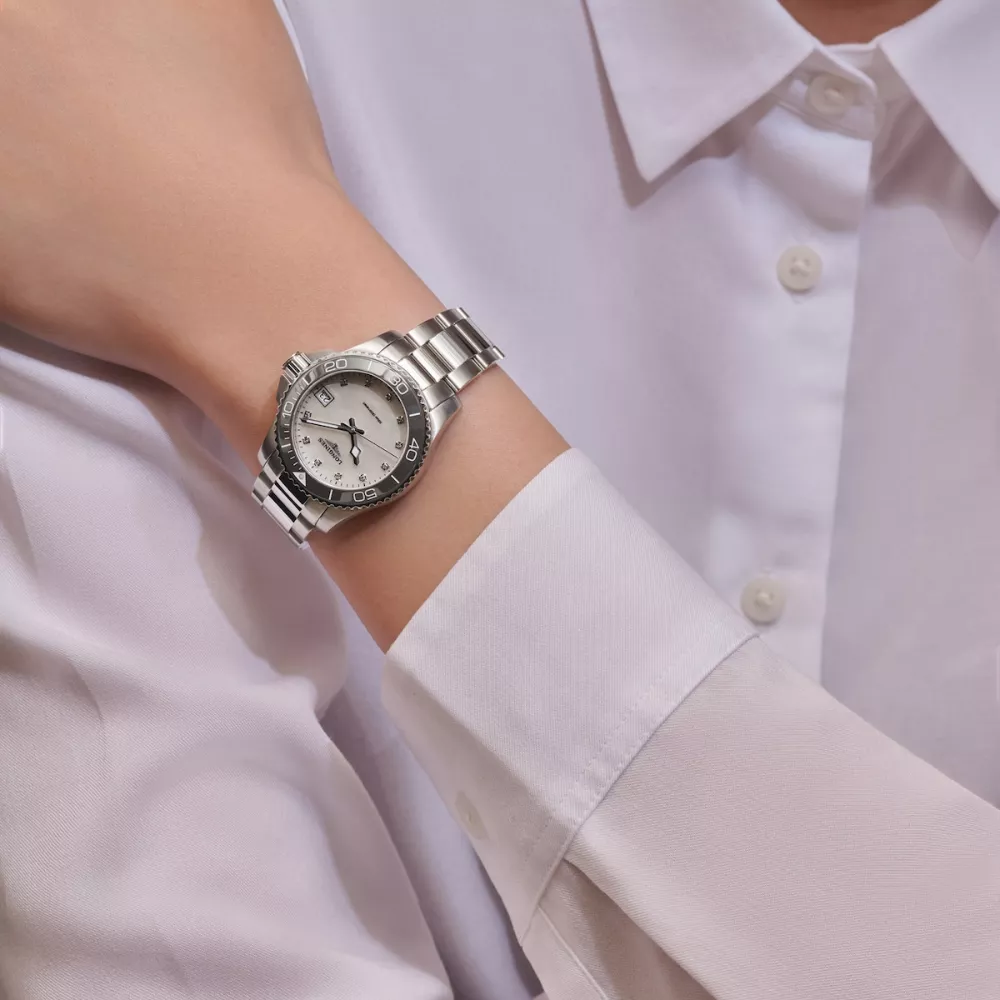 Longines HydroConquest L3.370.4.87.6  Watch 32mm