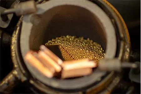 SỰ KHÁC NHAU GIỮA CÁC LOẠI ĐỒNG HỒ VÀNG TRÊN THỊ TRƯỜNG