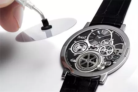 CHIẾC ĐỒNG HỒ CƠ MỎNG NHẤT THẾ GIỚI PIAGET ALTIPLANO RA MẮT THỊ TRƯỜNG 2020