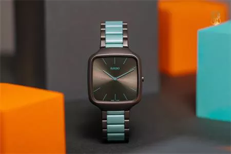 Bộ sưu tập Rado True Square Thinline Les Couleurs™ Le Corbusier: Chiếc đồng hồ gốm huyền thoại