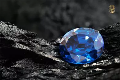 Sapphire là gì? Phân tích chuyên sâu về kính sapphire trong đồng hồ