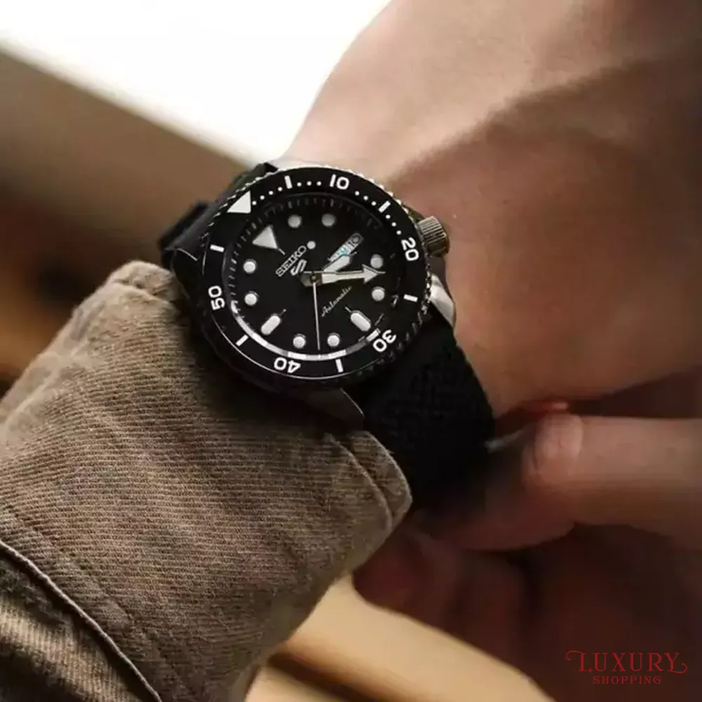 Seiko Series 5 Sports SKX Suits Style 42.5mm