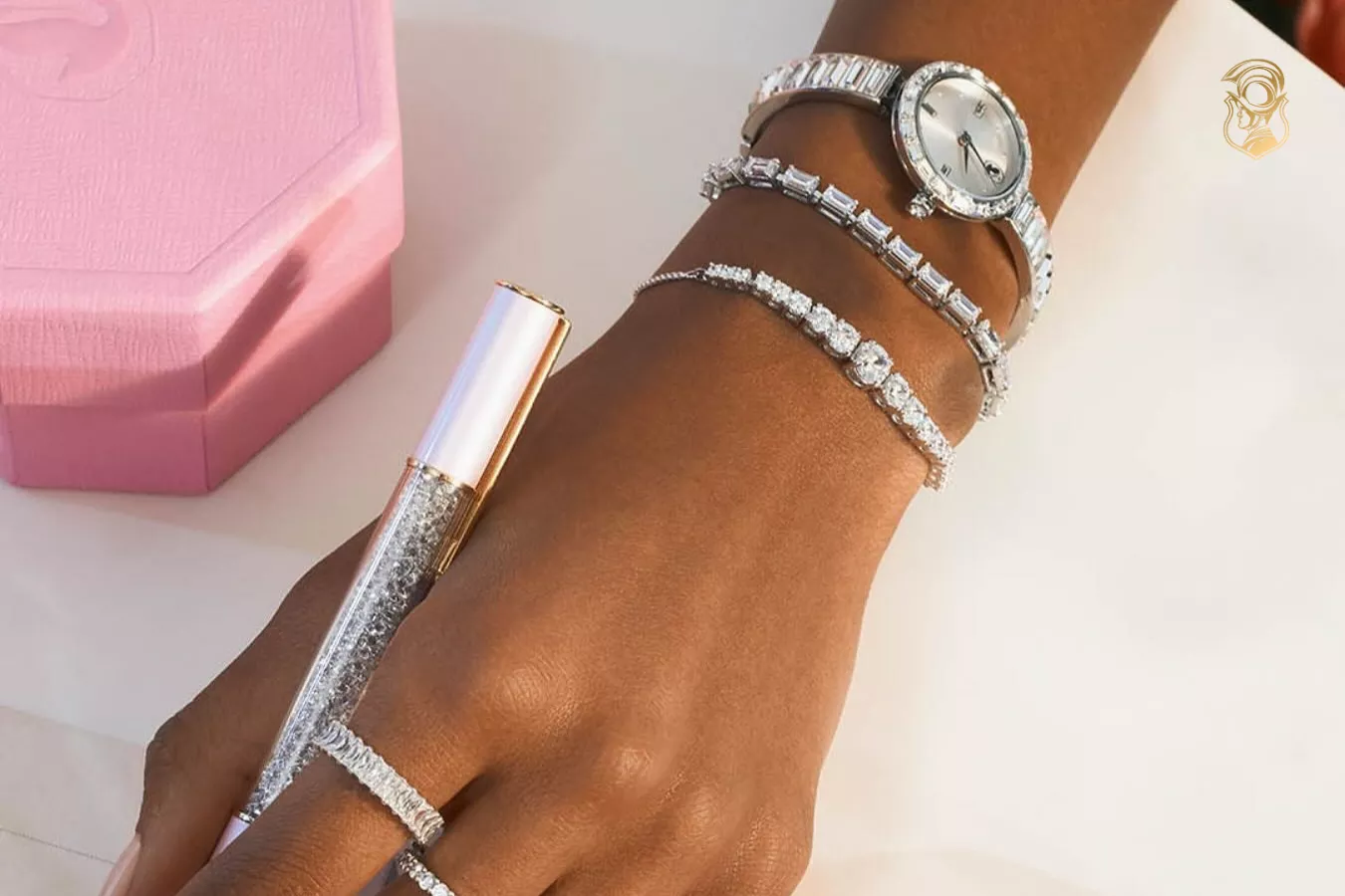 Đồng hồ Swarovski Matrix luôn hấp dẫn với pha lê cao cấp