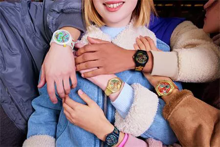 Swatch ra mắt Bộ sưu tập Đồng hồ Rồng lửa đón tết nguyên đán 2024