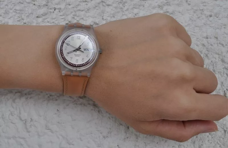 Swatch Watch, Unisex Croissant Chaud Camel 34mm
