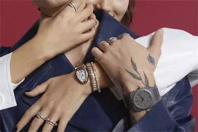 Đồng hồ mặt bát giác (Octagonal Watches): Biểu tượng thời gian với kiểu dáng đẳng cấp